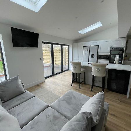 Newly Renovated 3 Bed Property - Countryside Views Dunstall ภายนอก รูปภาพ