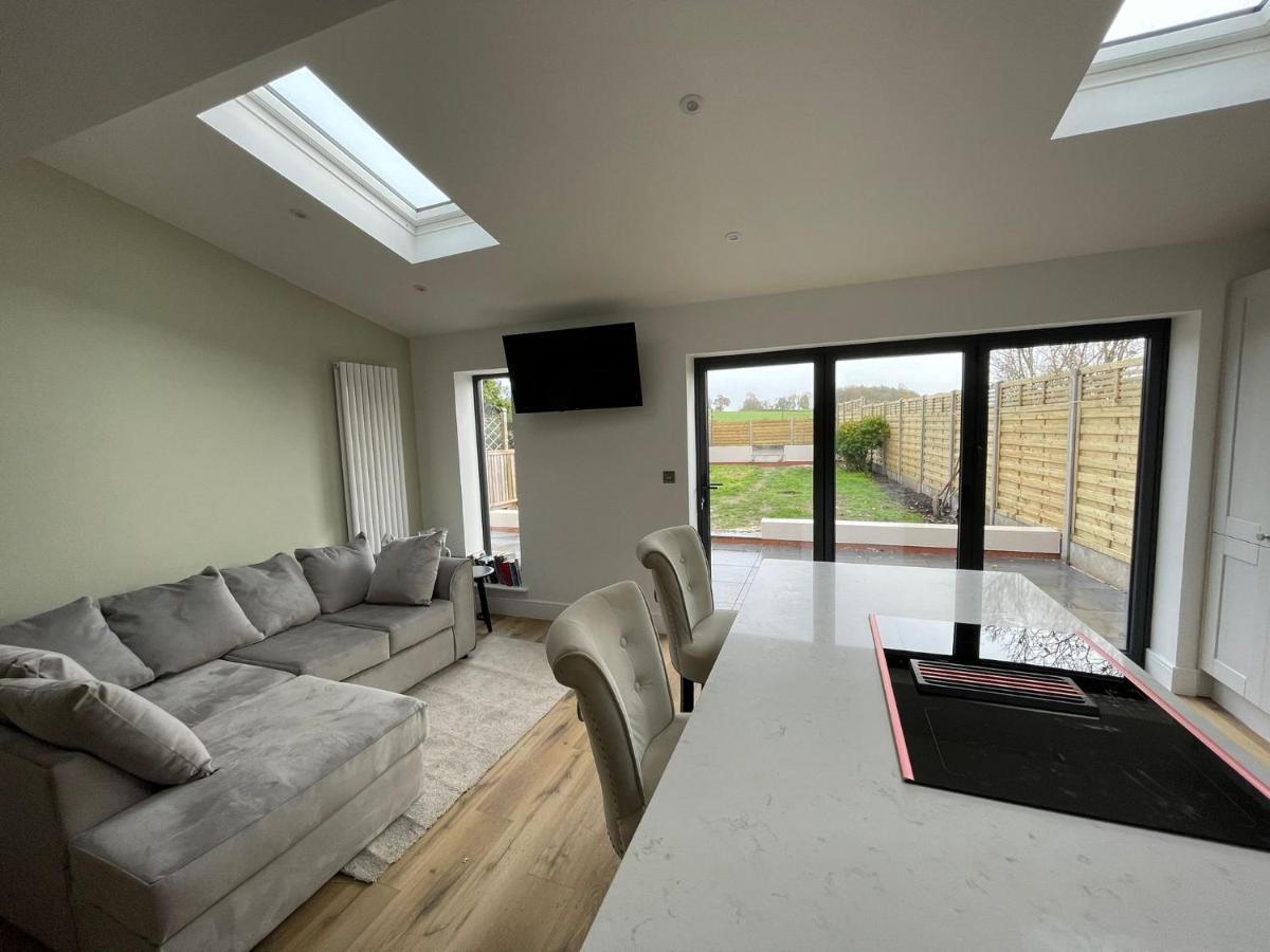 Newly Renovated 3 Bed Property - Countryside Views Dunstall ภายนอก รูปภาพ