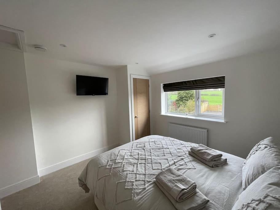 Newly Renovated 3 Bed Property - Countryside Views Dunstall ภายนอก รูปภาพ